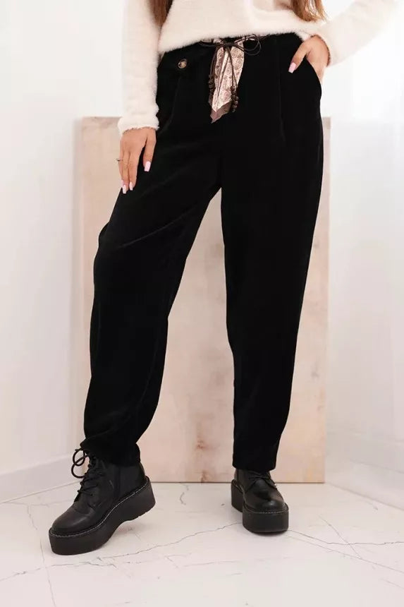 Moteriškos juodos spalvos kelnės Rica