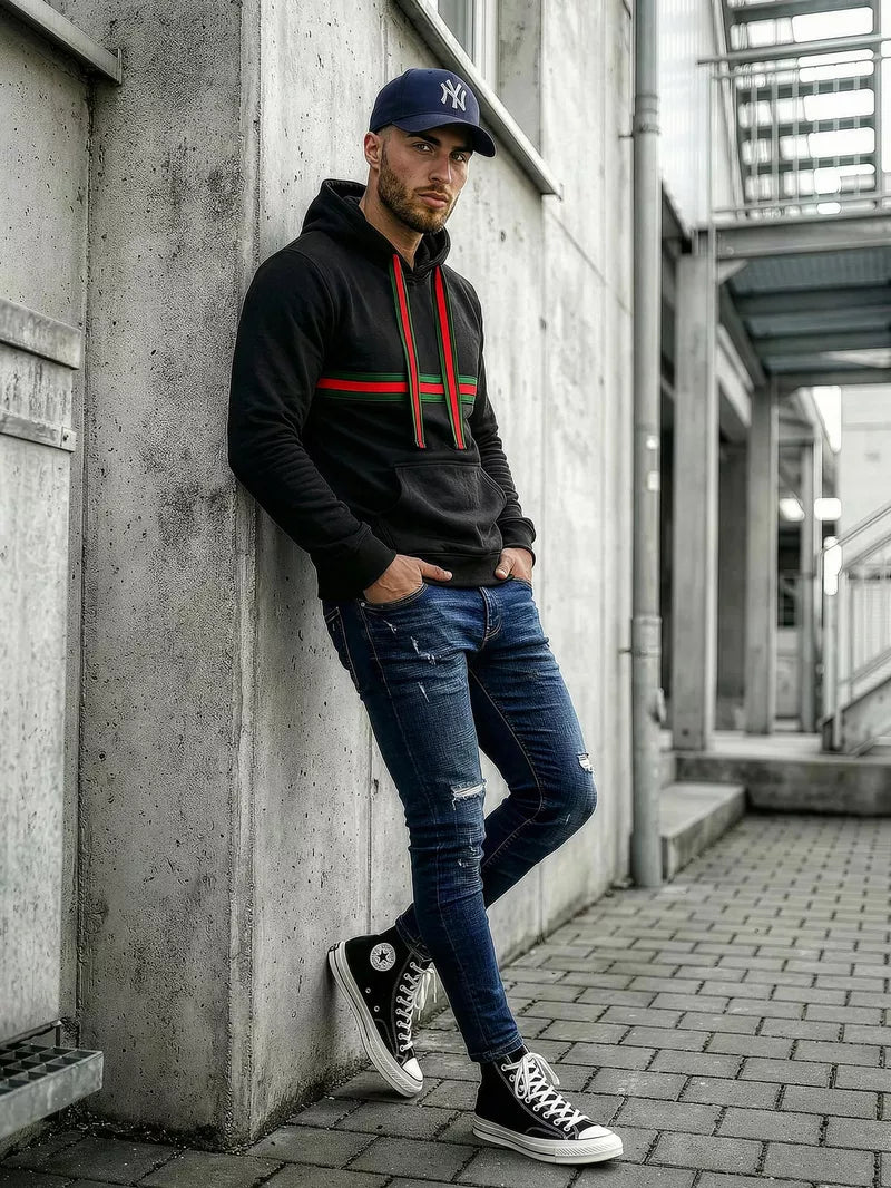 Vyriškas juodas džemperis su gobtuvu Glum