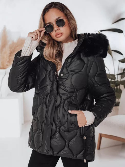 Moteriška juoda žieminė striukė su juodu kailiuku Lumor