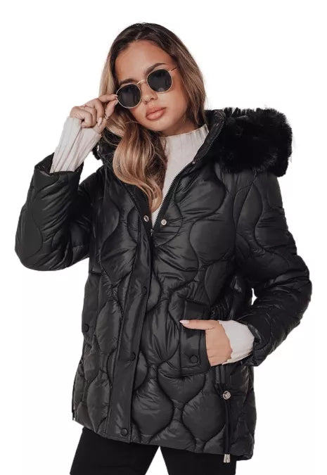 Moteriška juoda žieminė striukė su juodu kailiuku Lumor