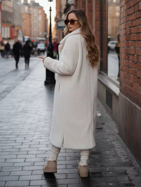 Moteriškas ilgas rusvas žieminis paltas Fabio