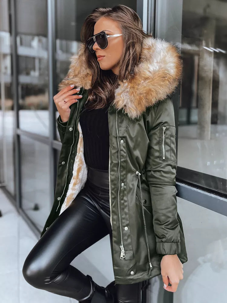 Chaki moteriška striukė Garnit