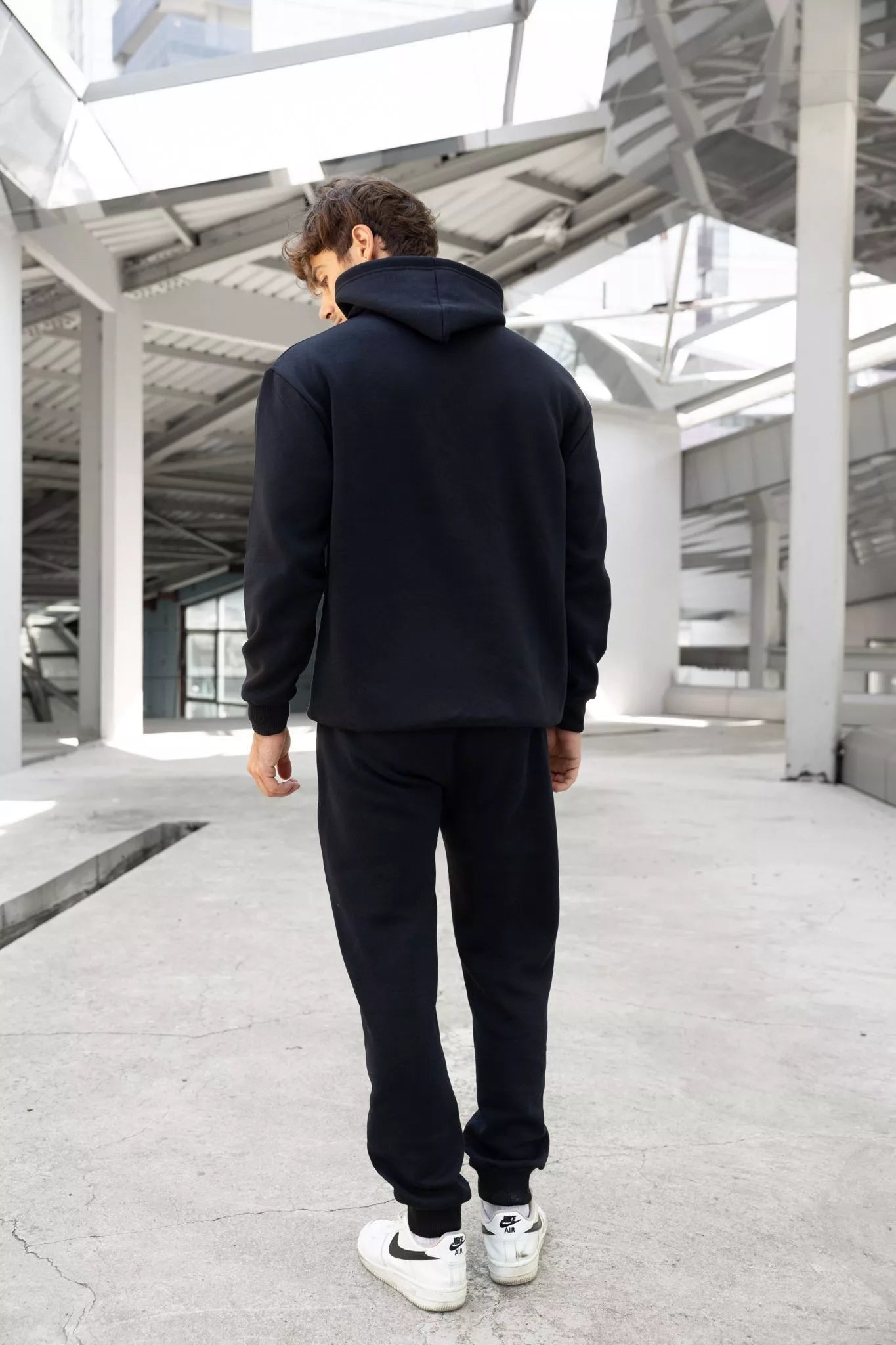 Juodas vyriškas komplektas su gobtuvu Agero