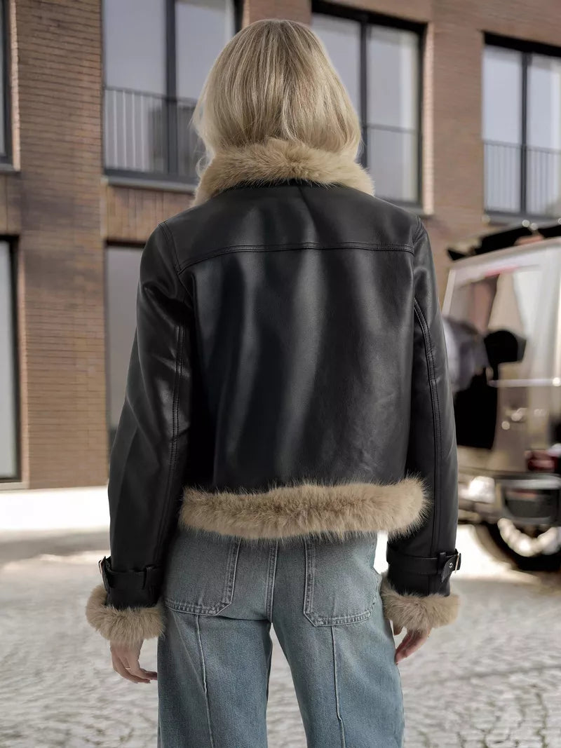 Moteriška juoda odinė striukė su kailiu Bali