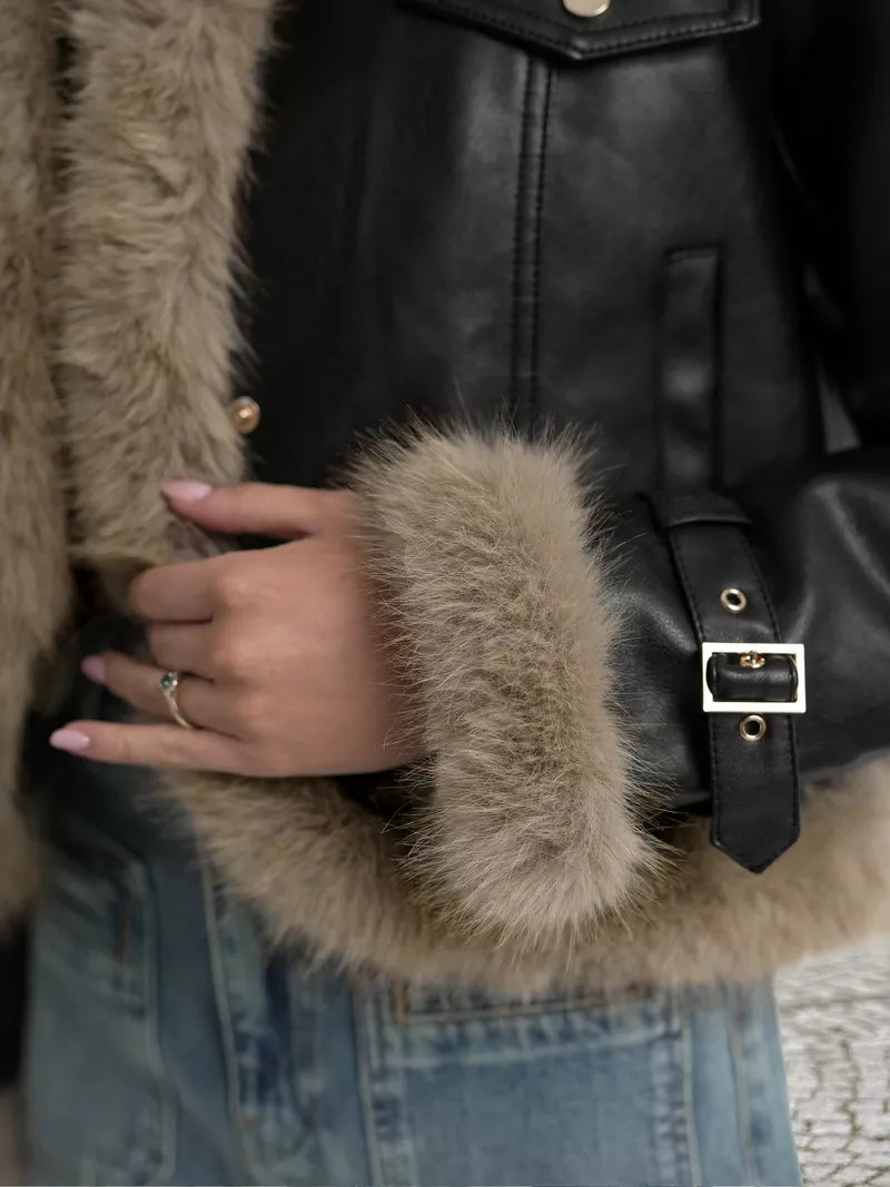 Moteriška juoda odinė striukė su kailiu Bali