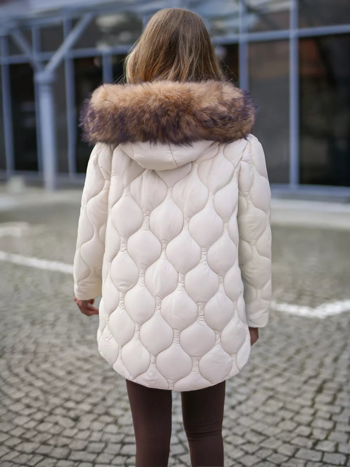 Moteriška rusvos spalvos striukė Mona