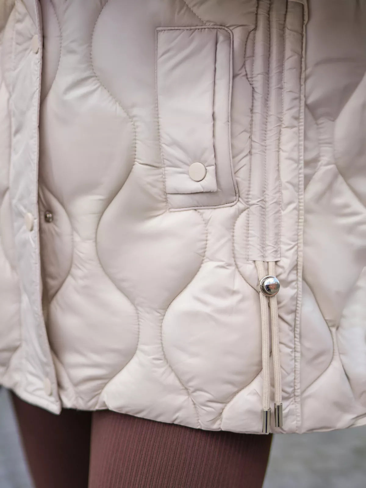 Moteriška rusvos spalvos striukė Mona