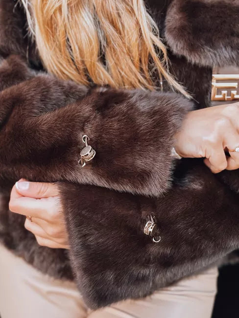 Moteriškas tamsiai rudas  trumpas kailinis paltas Ariel