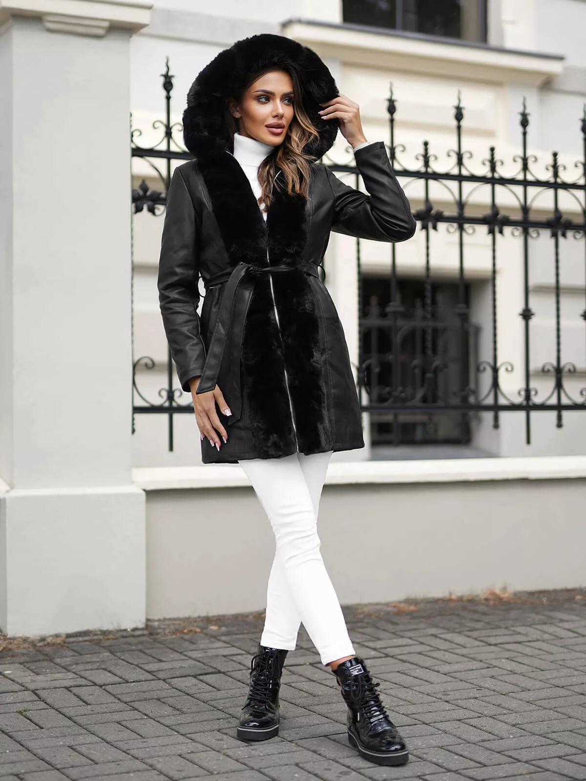 Odinė striukė moterims Oper