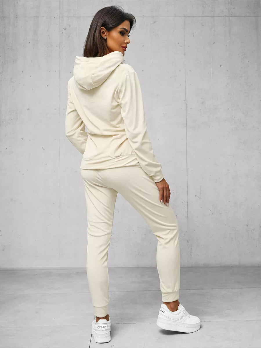 Baltas veliūrinis komplektas Peril