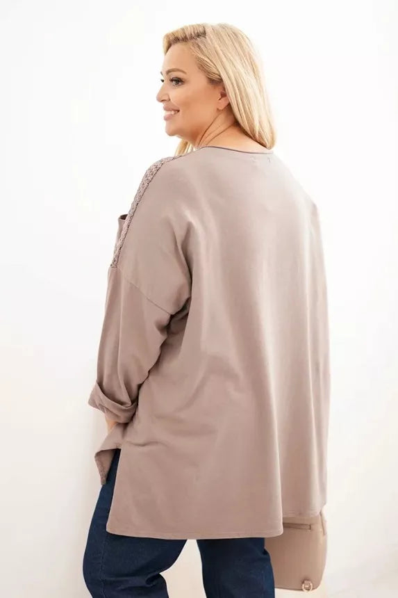 Moteriškas tamsiai rusvas megztinis su raštu Stelo