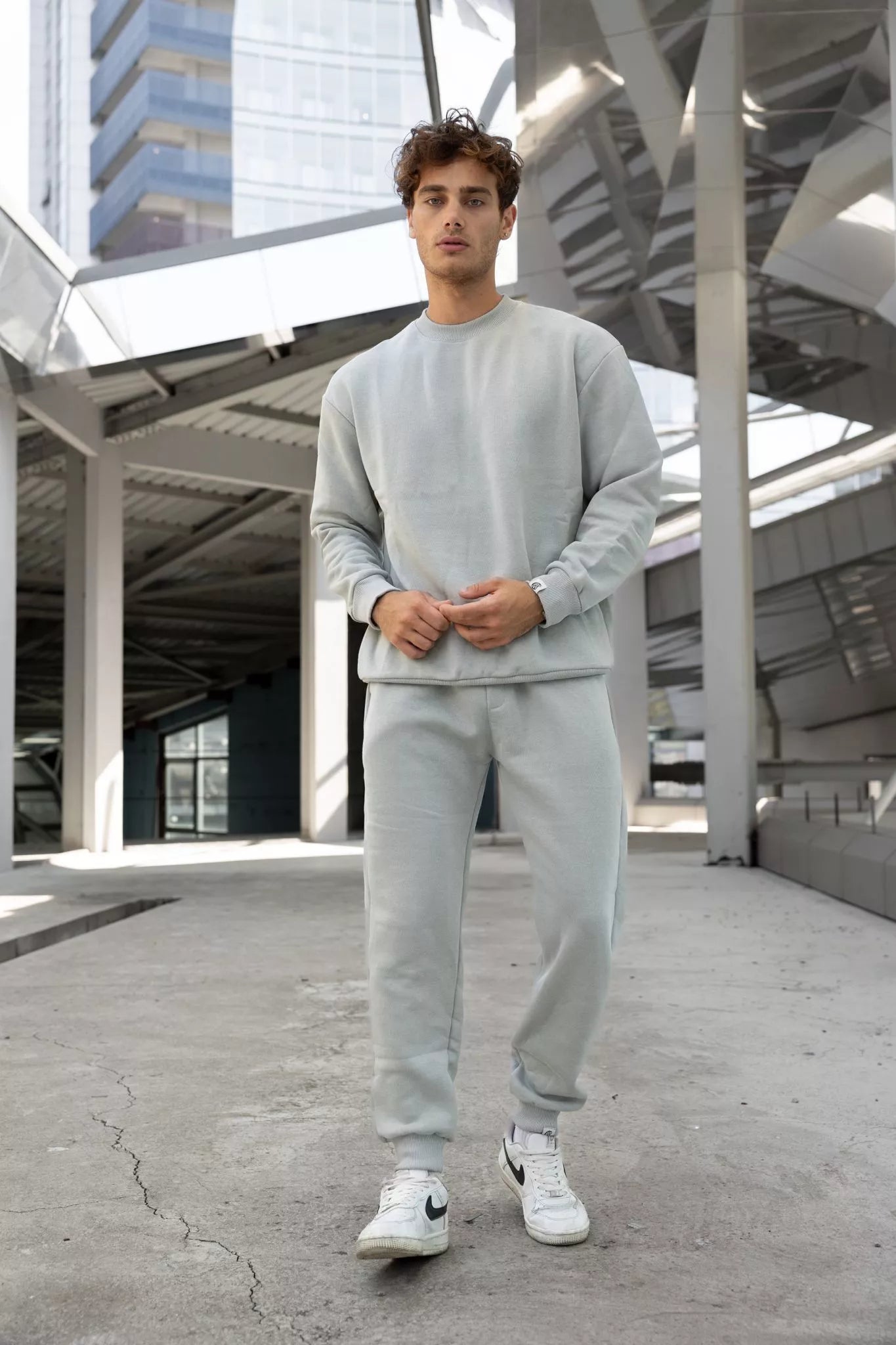 Šviesiai pilkas vyriškas komplektas Lipo