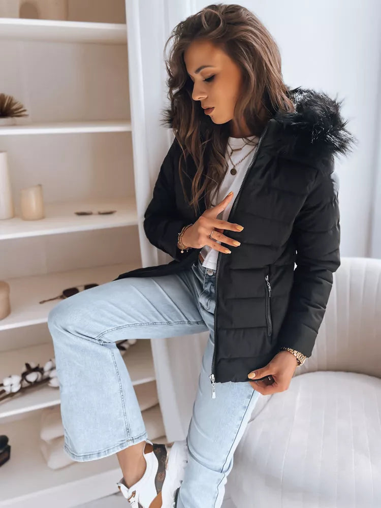 Striukė su kailiniu gobtuvu Model