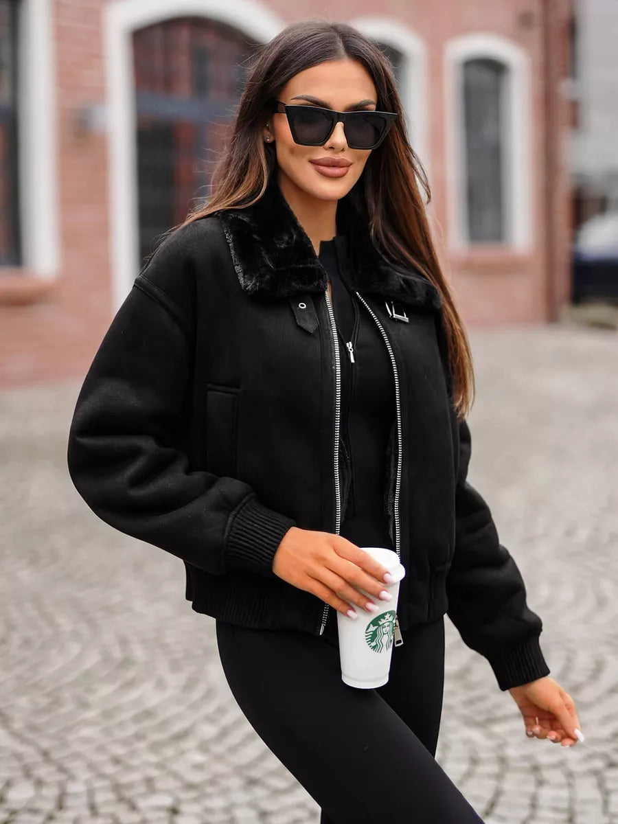 Juoda striukė su juodu kailiuku Edit