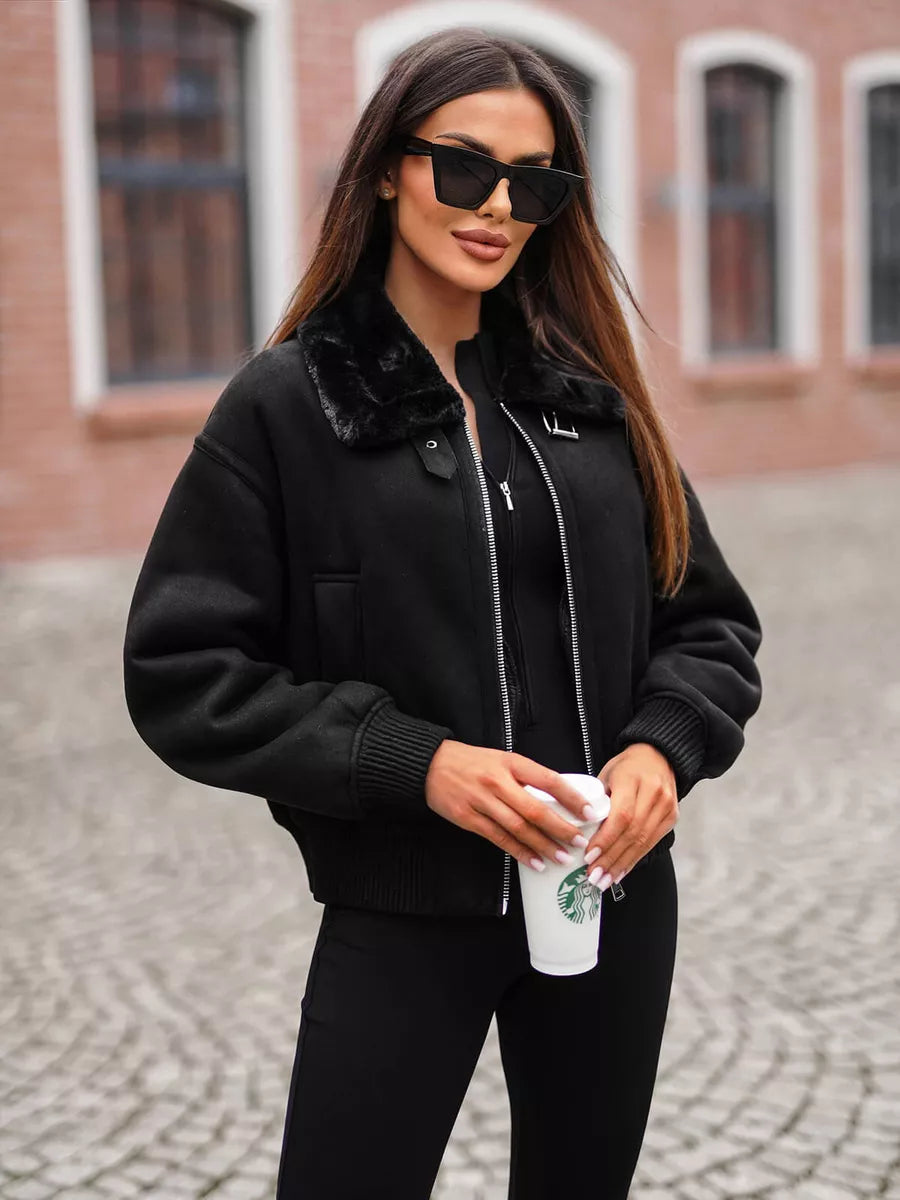 Juoda striukė su juodu kailiuku Edit