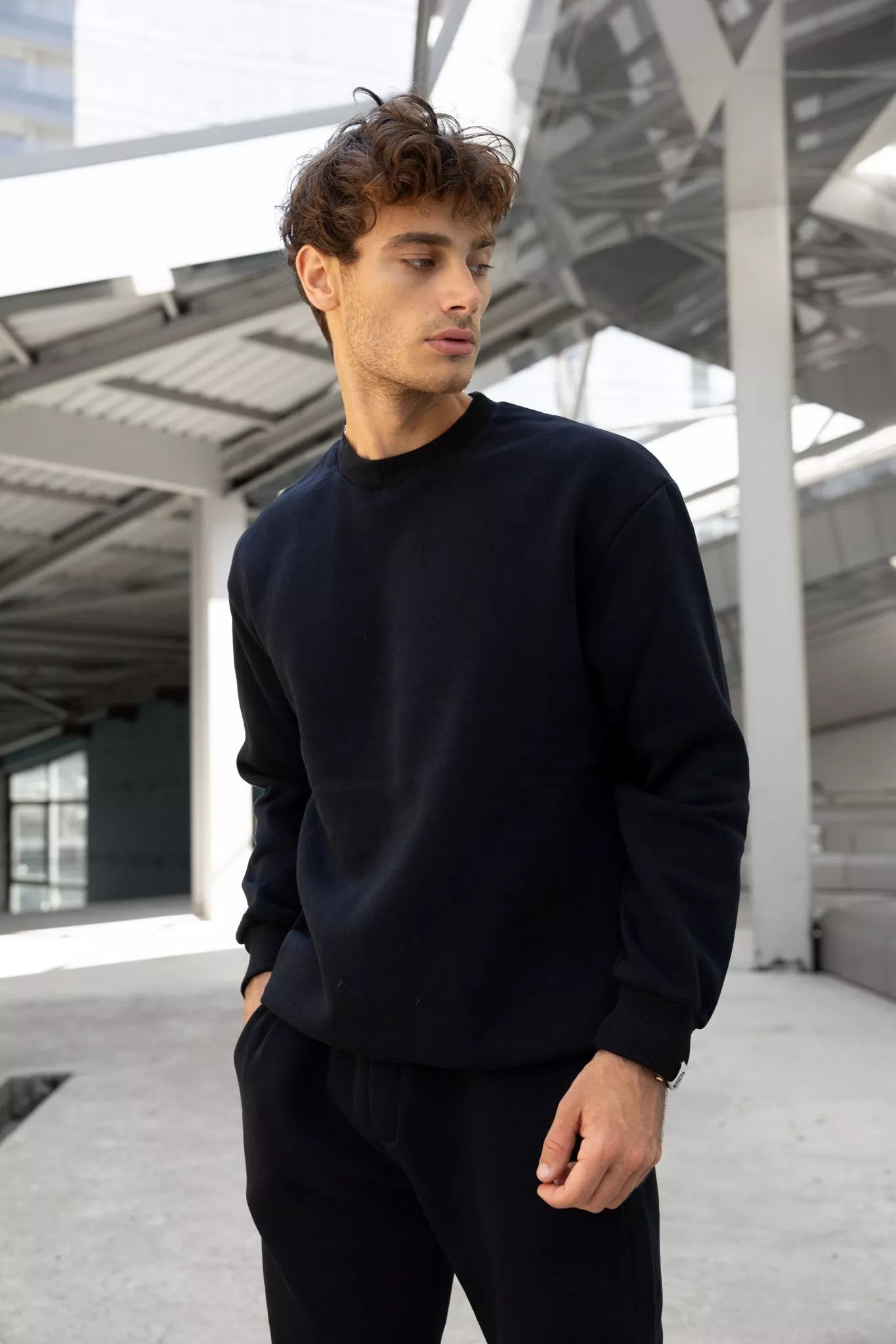 Juodas vyriškas komplektas Lipo