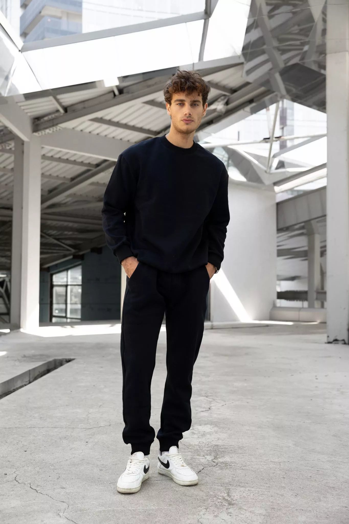 Juodas vyriškas komplektas Lipo