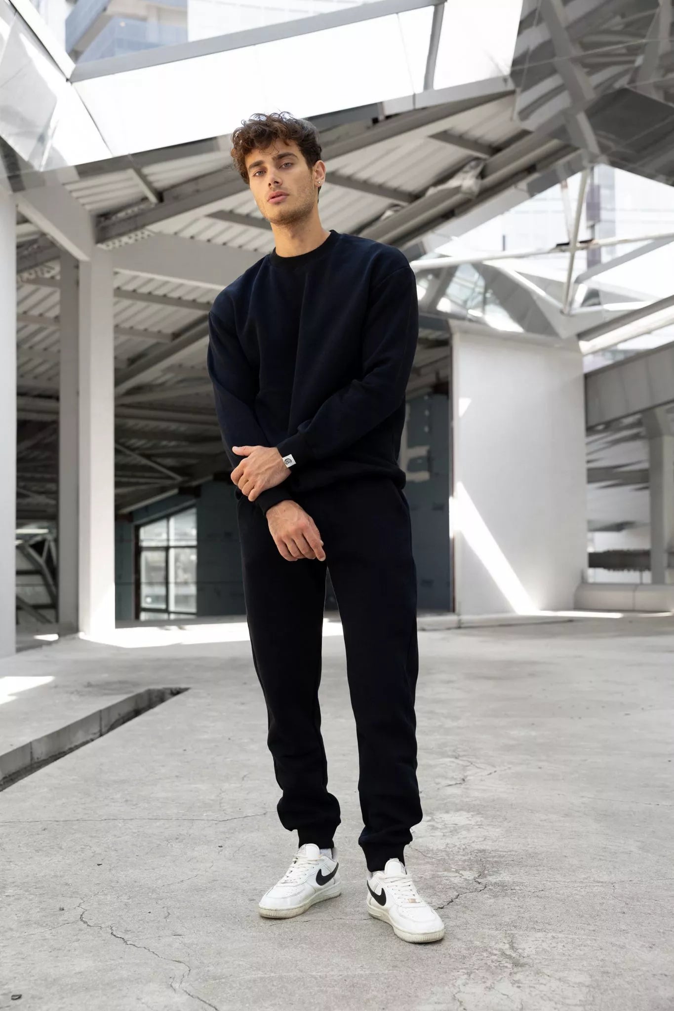 Juodas vyriškas komplektas Lipo