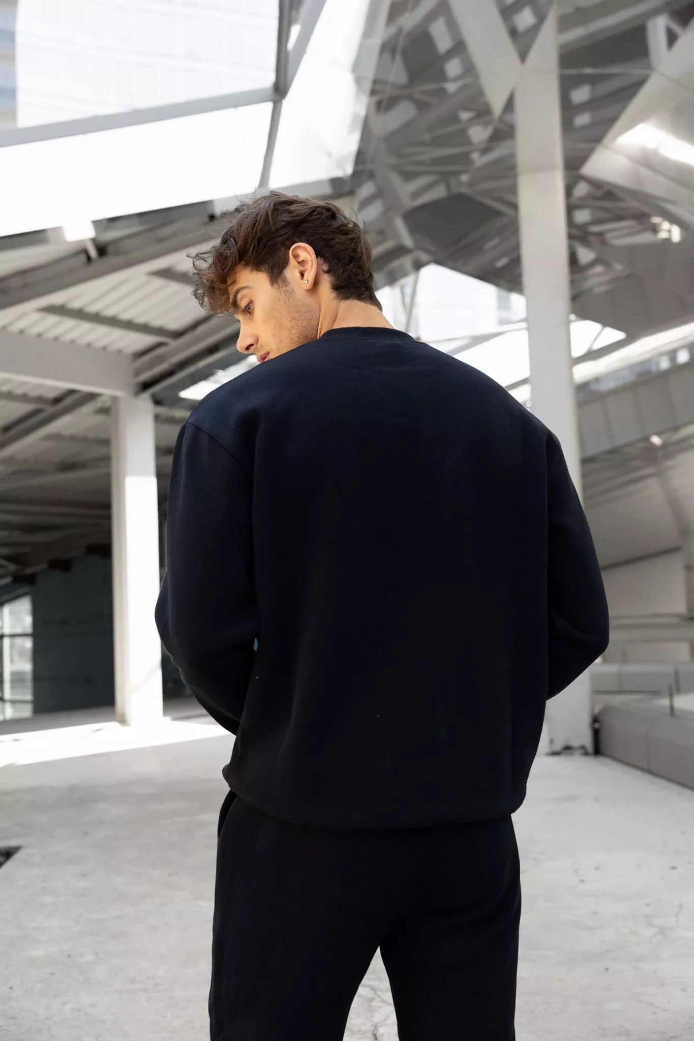 Juodas vyriškas komplektas Lipo