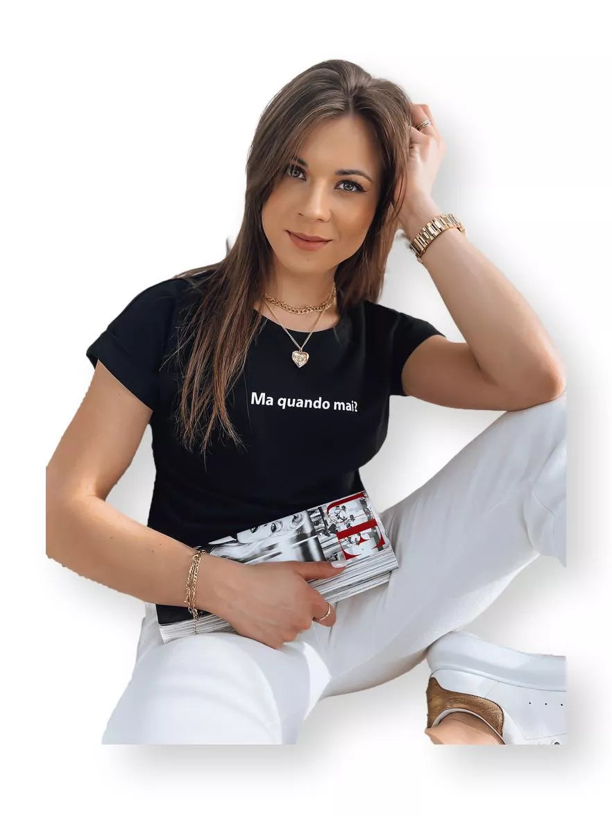 Juodi marškinėliai Mai