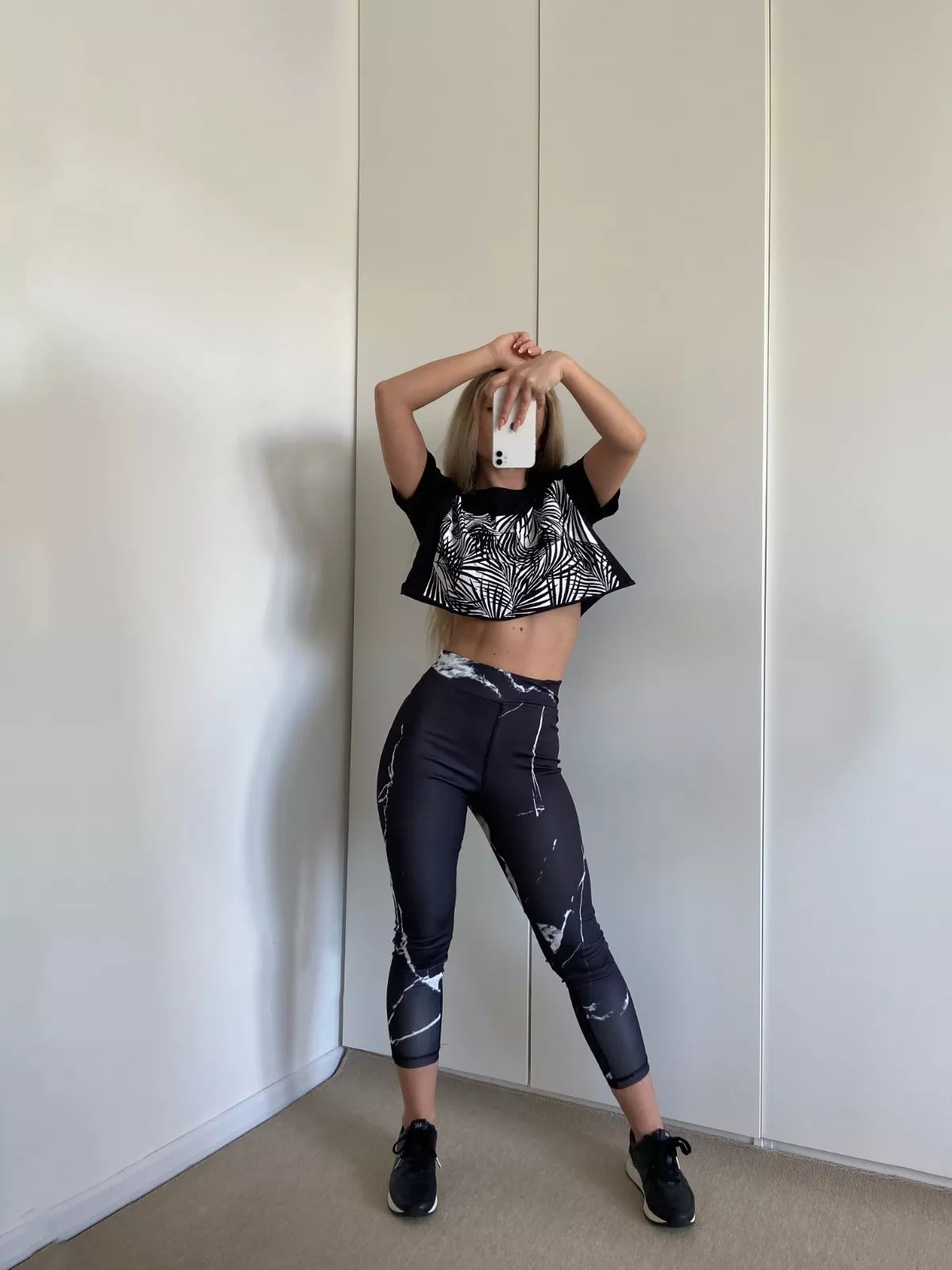 Juodas moteriškas sportinis komplektas Thunder