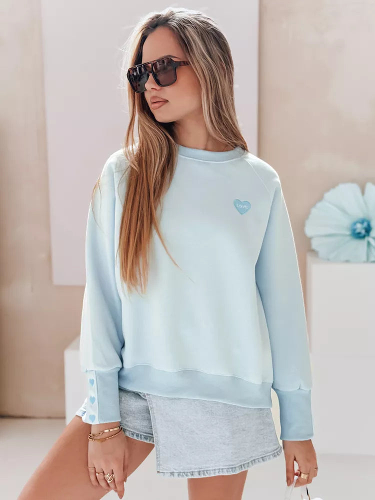Moteriškas šviesiai mėlynos spalvos džemperis Love