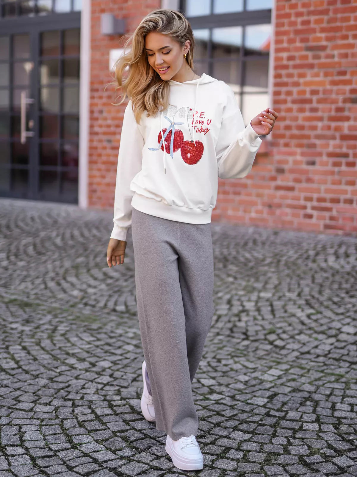 Moteriškas baltas džemperis Today