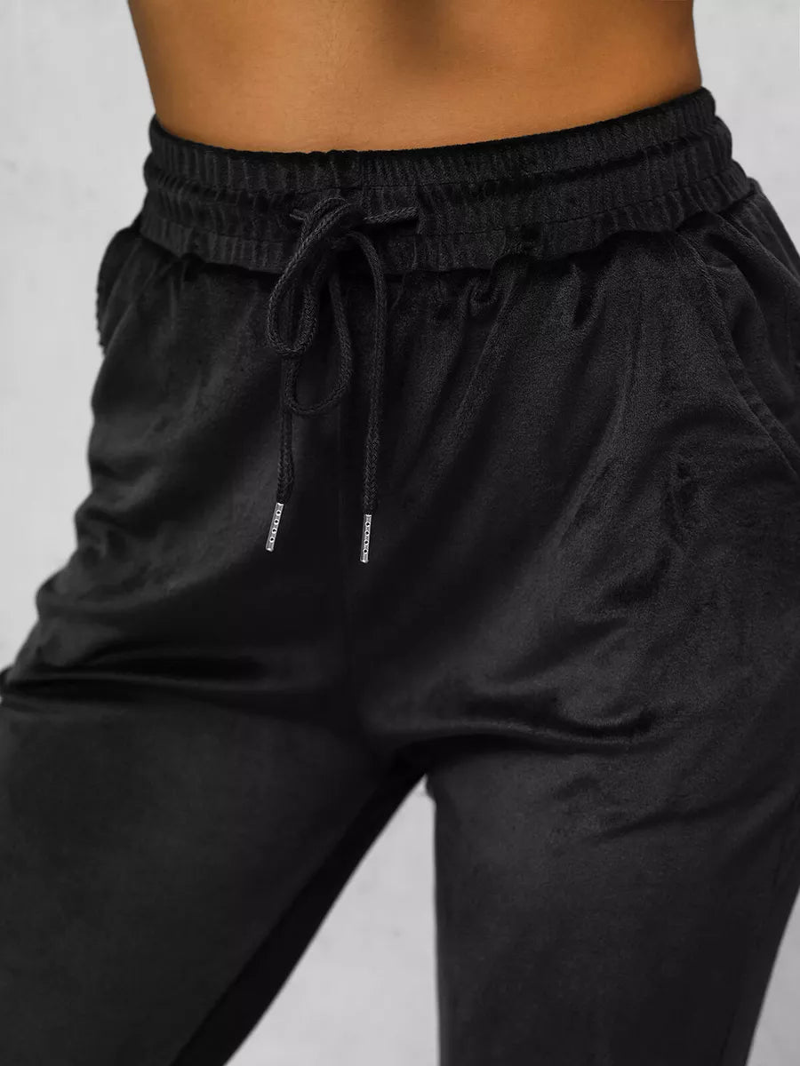 Moteriškas juodas veliūrinis komplektas Merlin