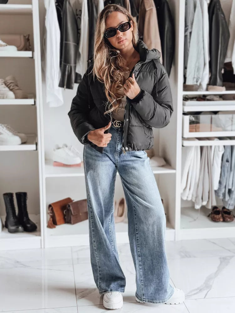 Moteriška juodos spalvos striukė Snowlike