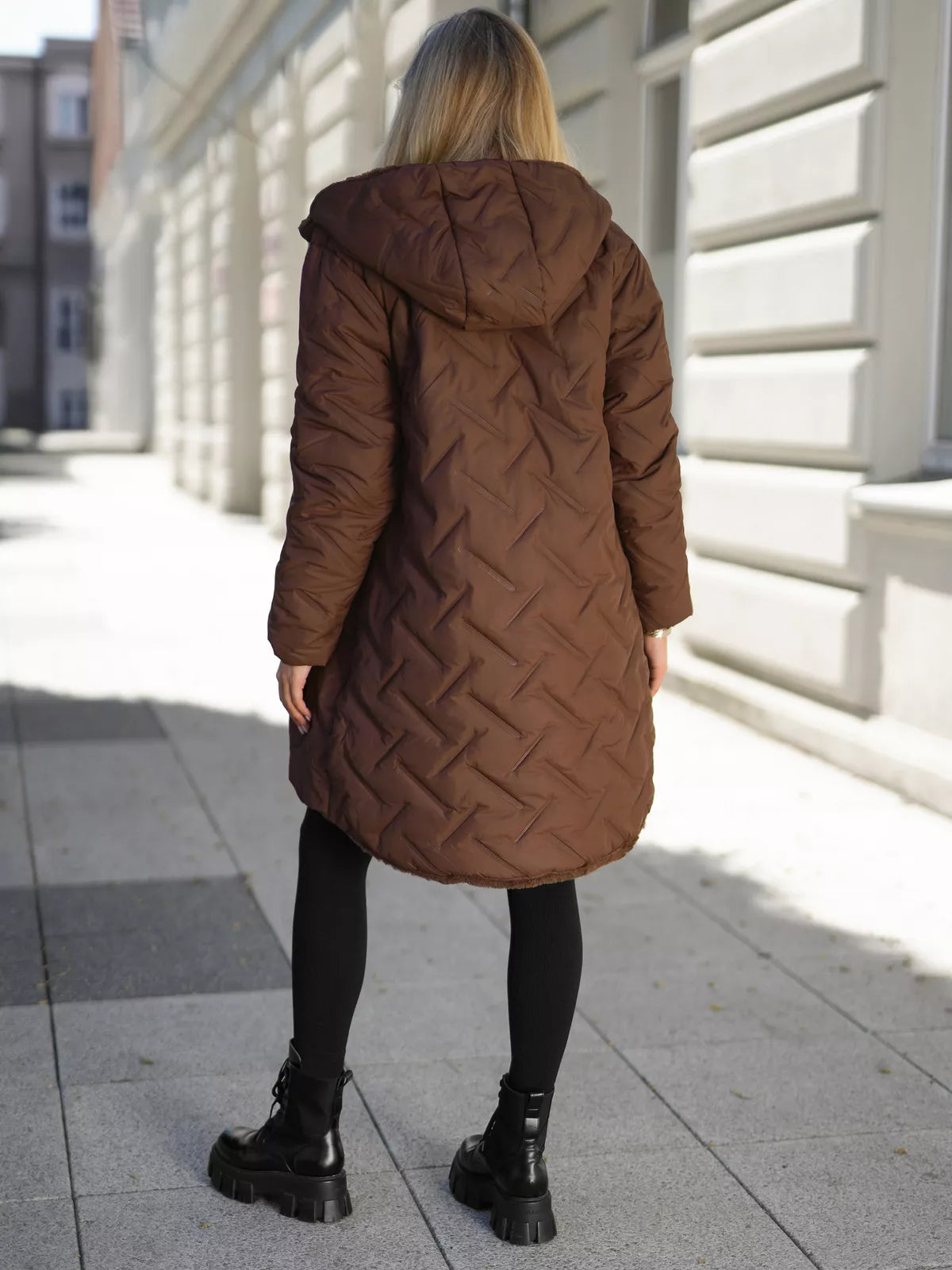 Moteriška žieminė dvipusė ruda striukė su gobtuvu Ela