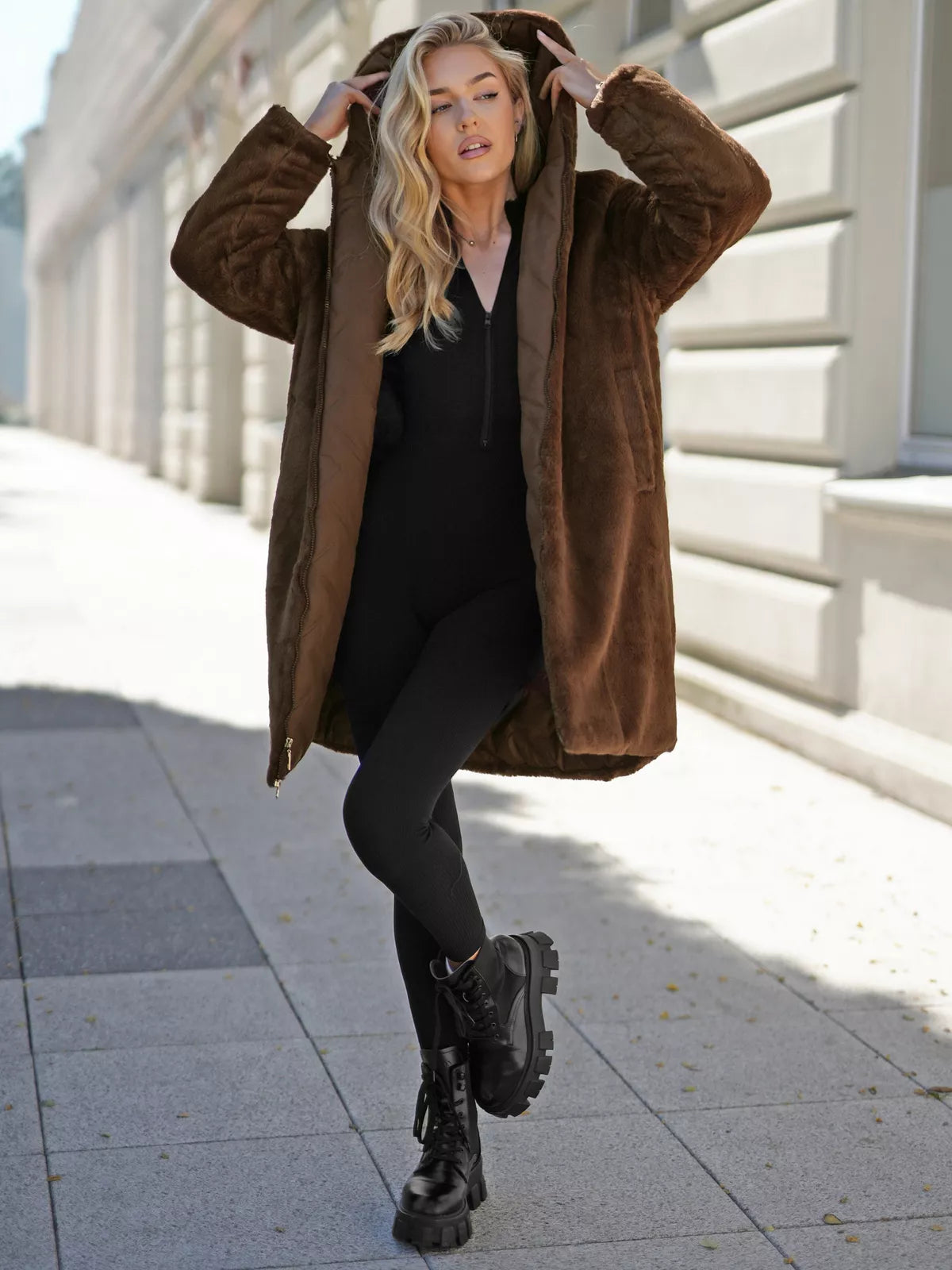 Moteriška žieminė dvipusė ruda striukė su gobtuvu Ela