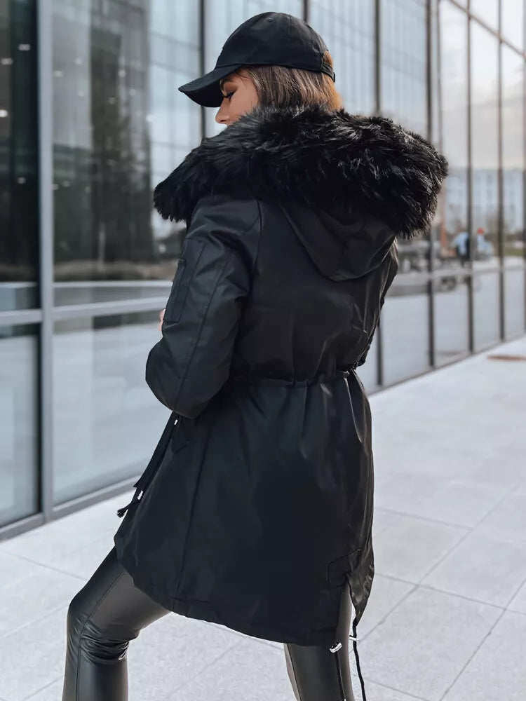 Juoda moteriška striukė Garnit