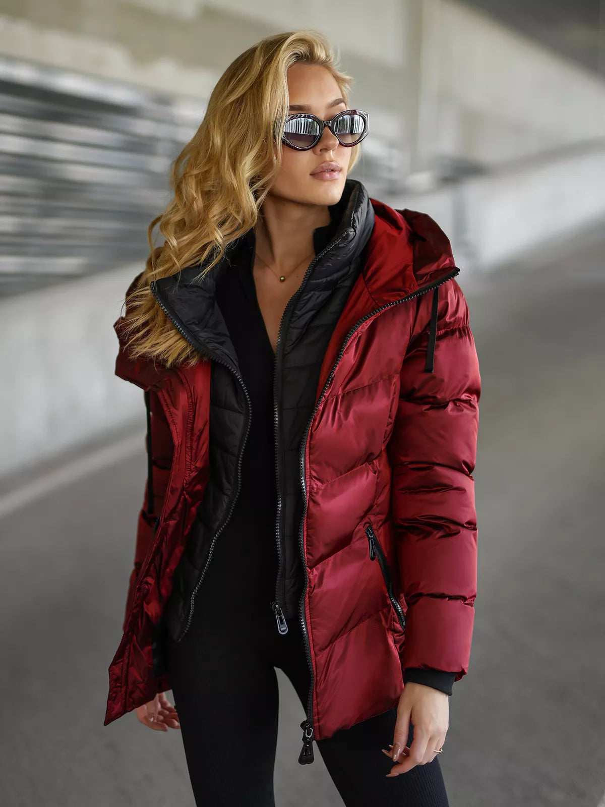 Moteriška dygsniuota bordo spalvos striukė Emilin