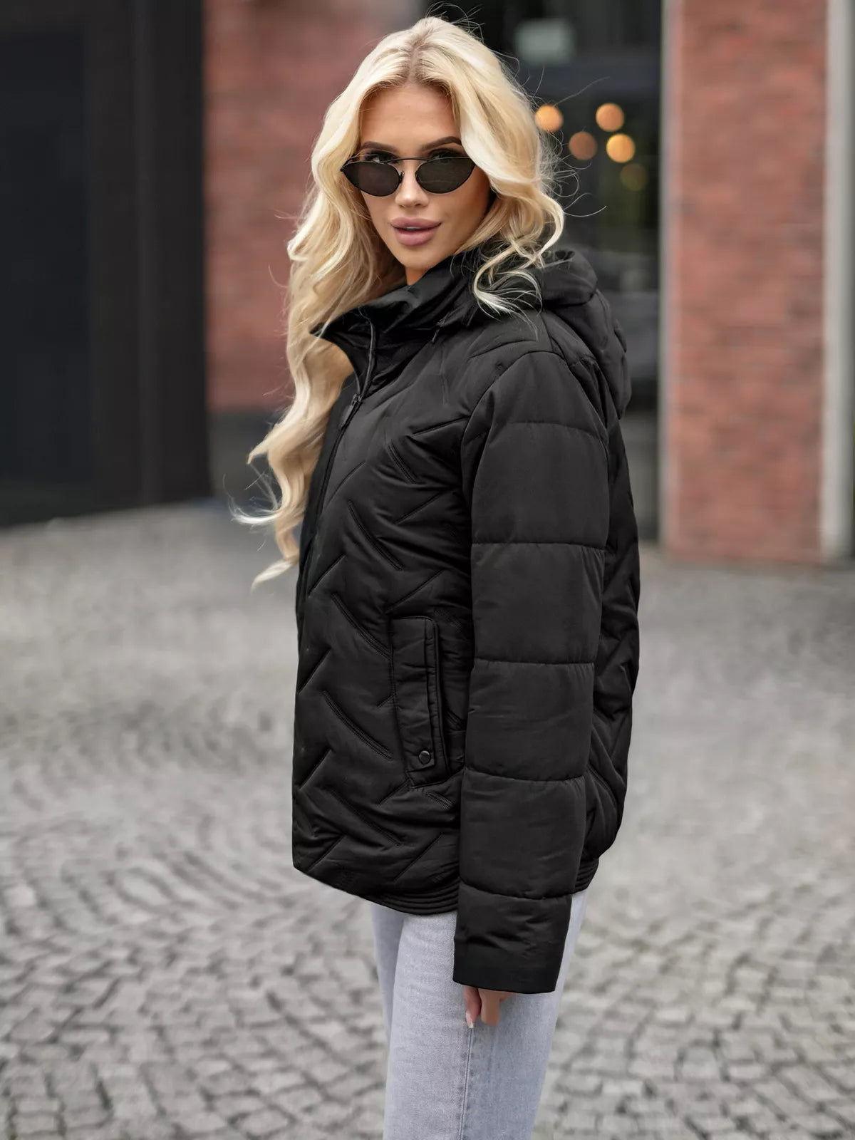 Moteriška juodos spalvos striukė Erlin