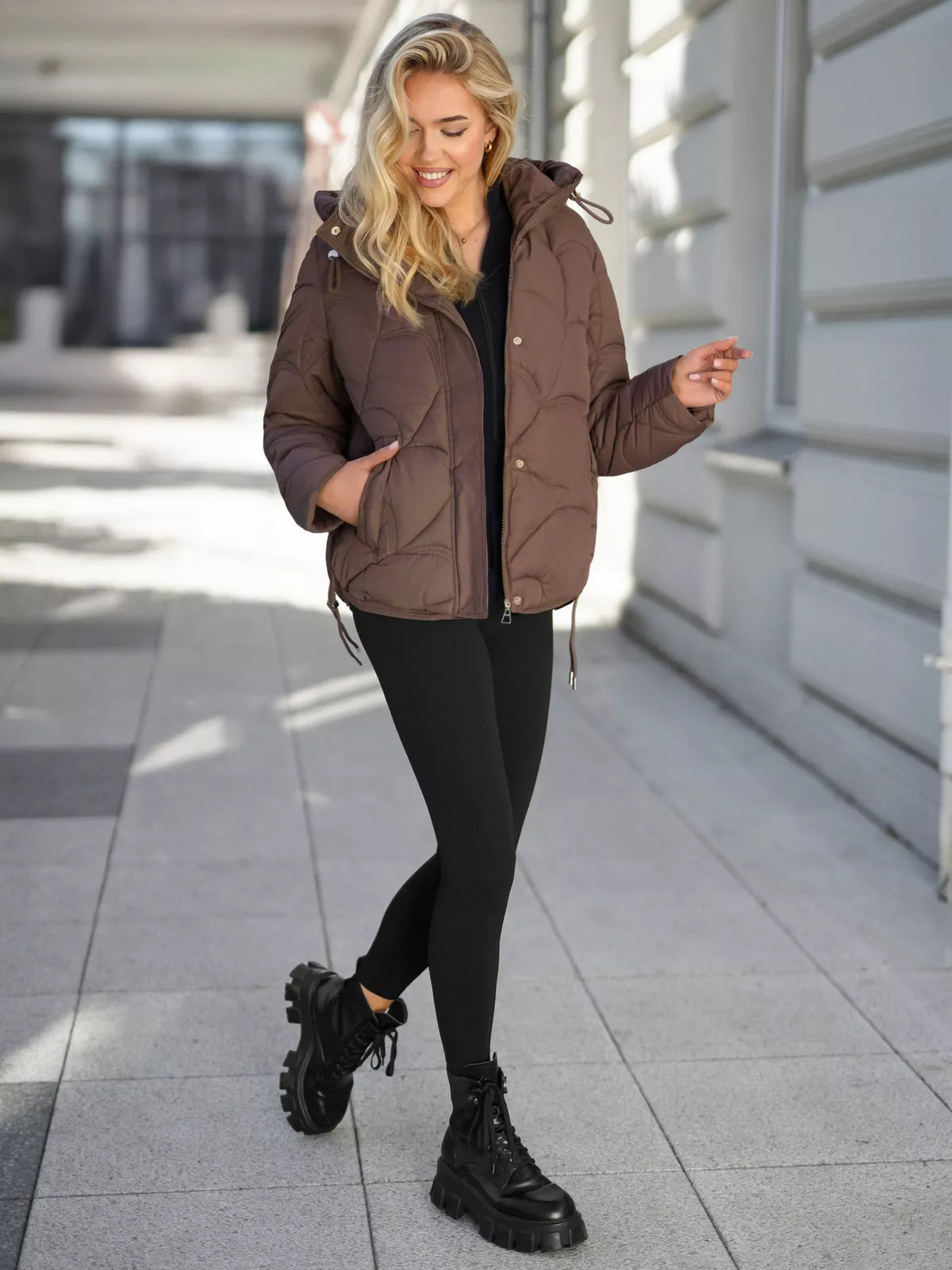 Moteriška rudos spalvos striukė Muna