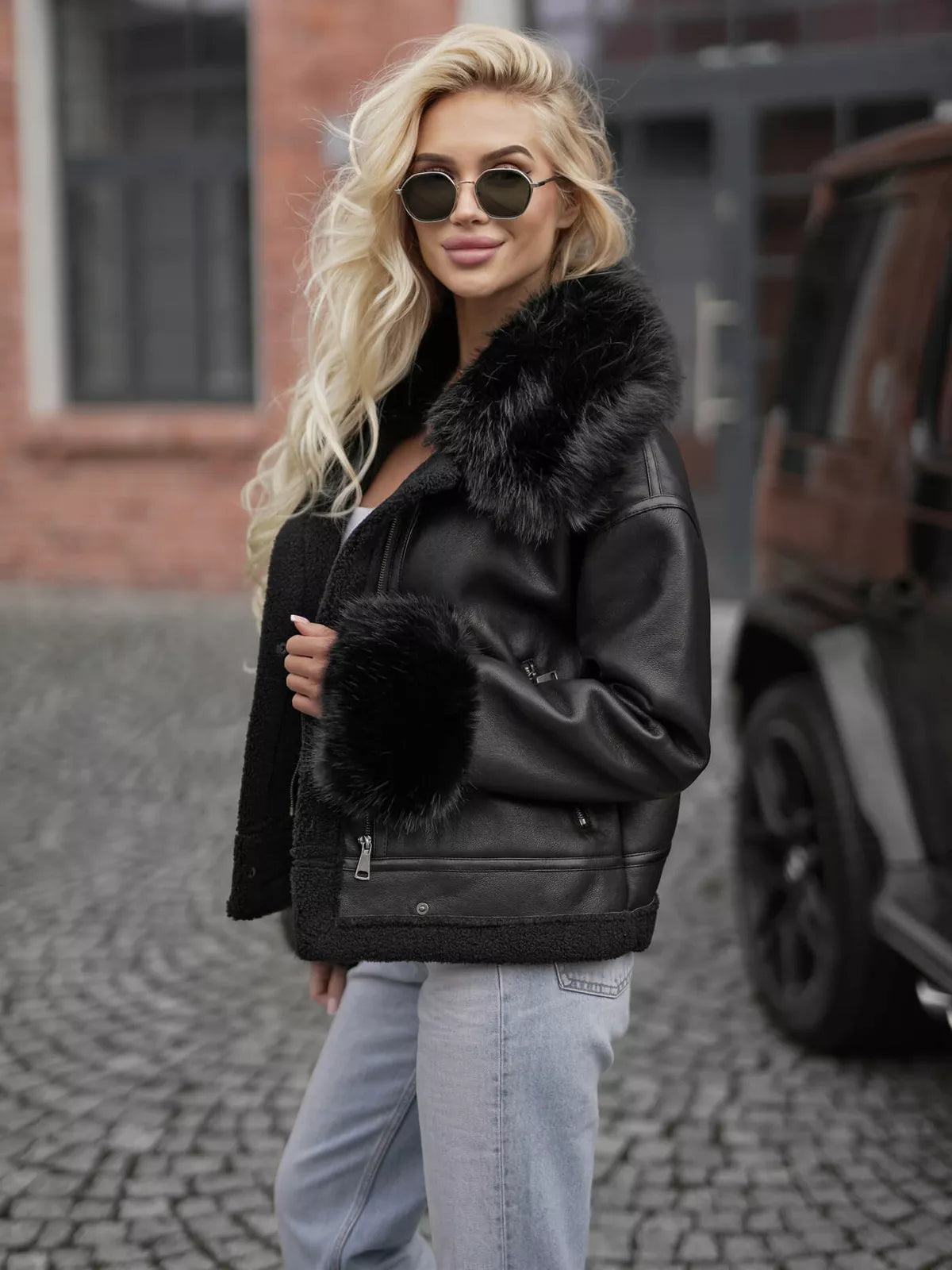 Moteriška juoda žieminė striukė Cari