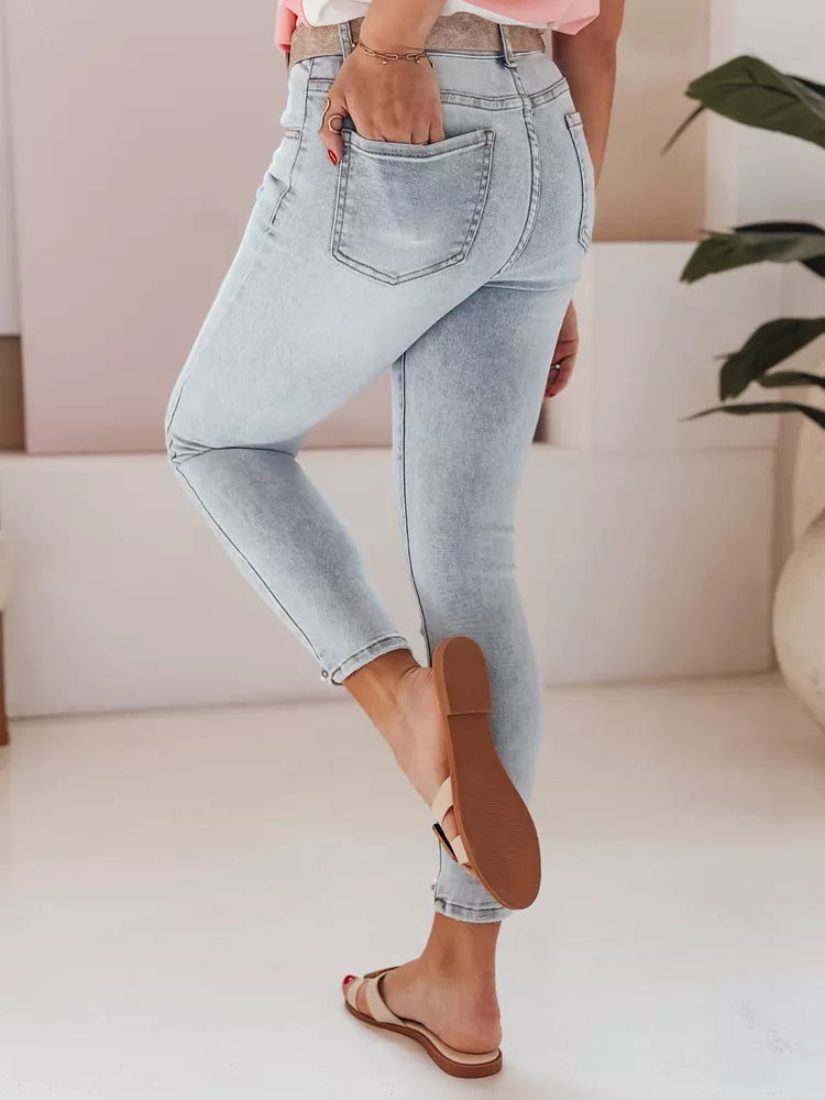 Moteriški šviesiai mėlyni džinsai Danys