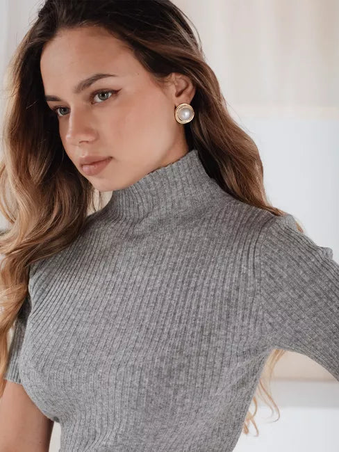 Moteriškas pilkas megztinis Bela