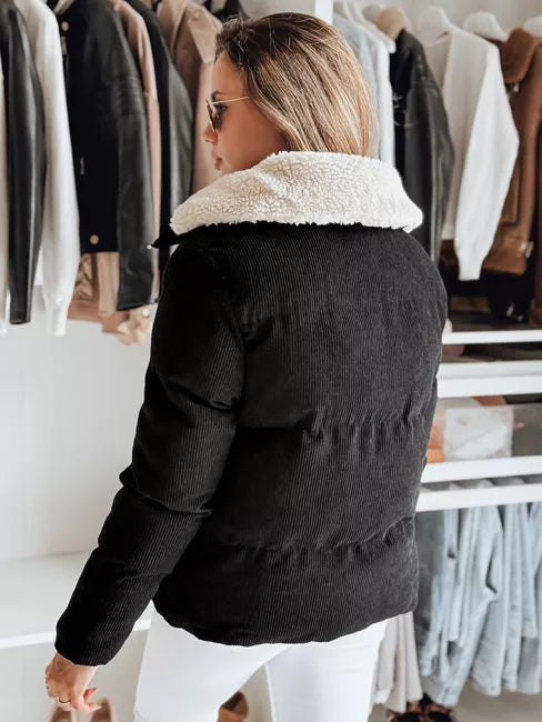 Moteriška žieminė juoda striukė Trendy