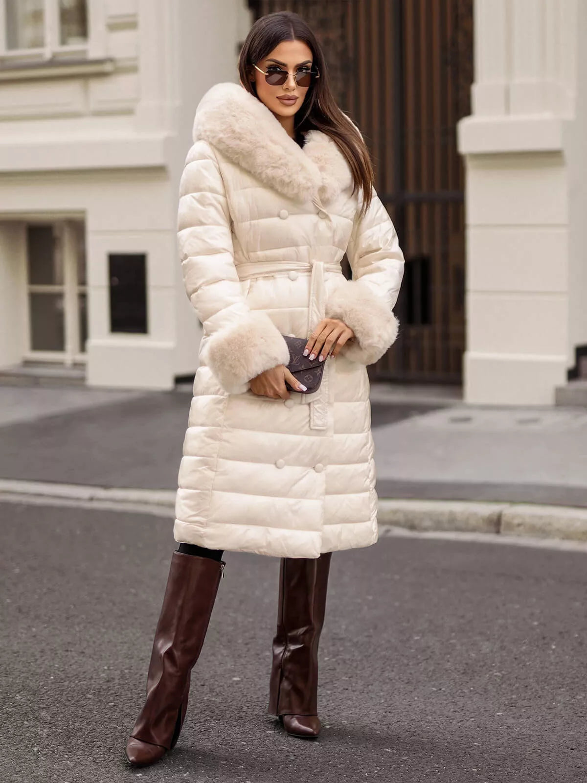 Moteriškas baltos spalvos paltas Karum