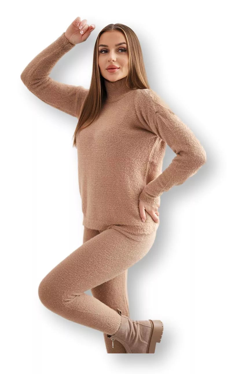 Moteriškas smėlio spalvos komplektas Minky