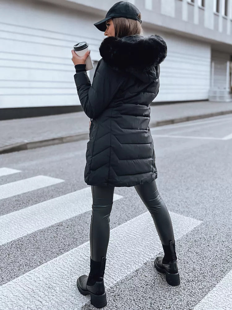 Moteriška ilga striukė su kailiukiu juoda Capela
