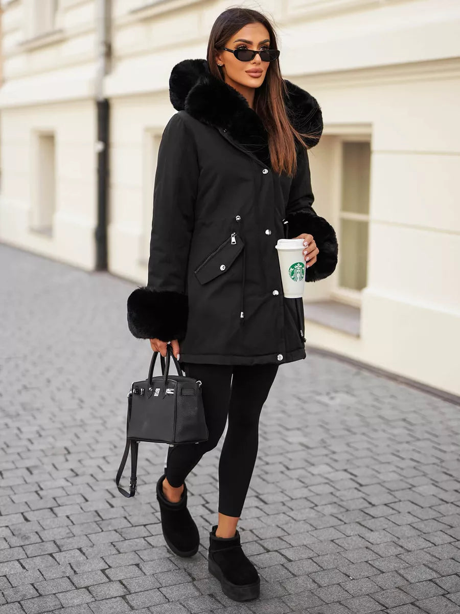 Moteriška juoda striukė Gibon