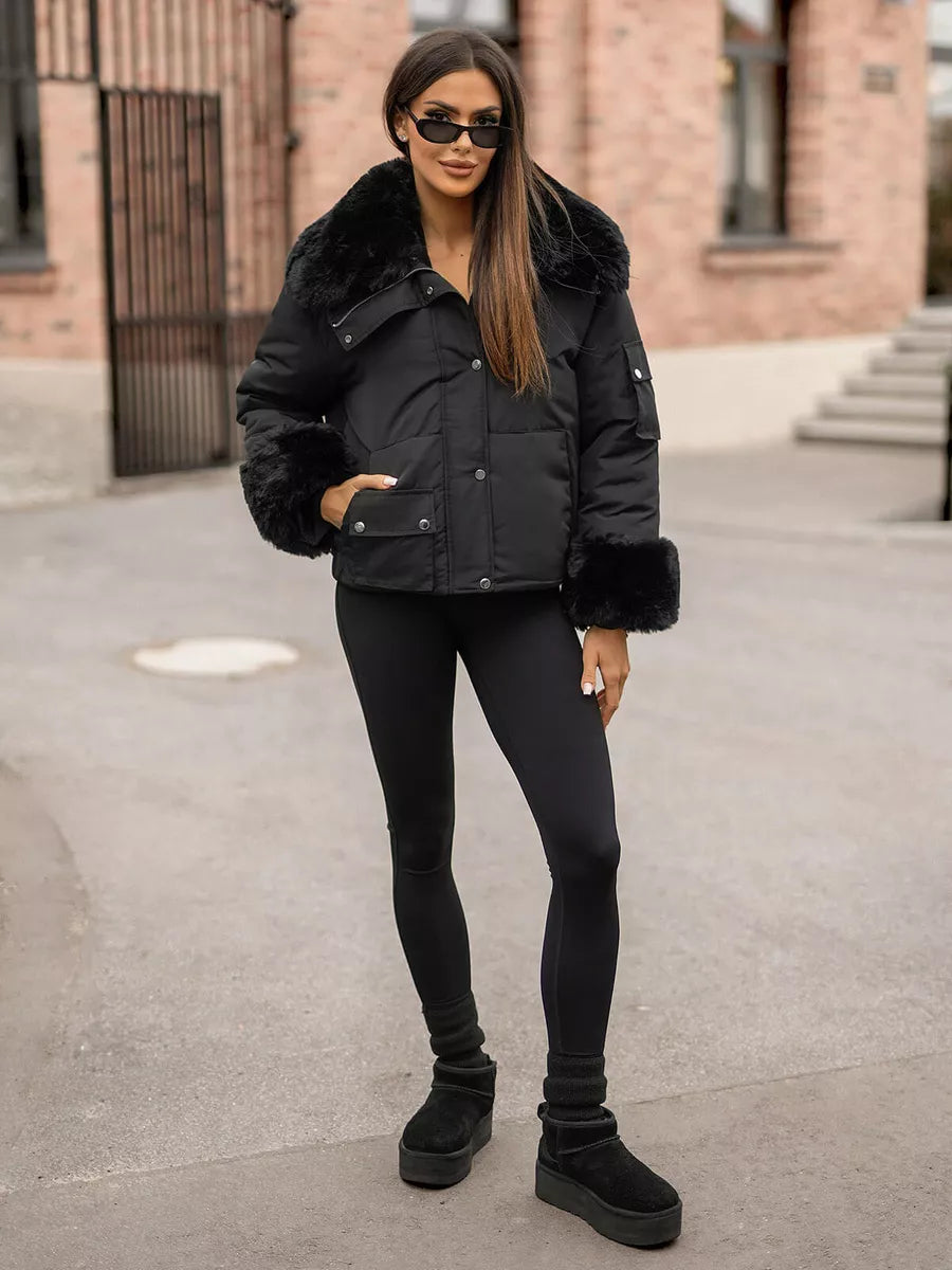 Moteriška juoda striukė Lara