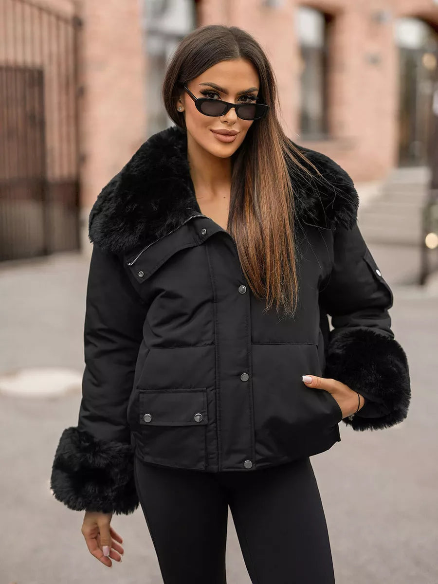 Moteriška juoda striukė Lara