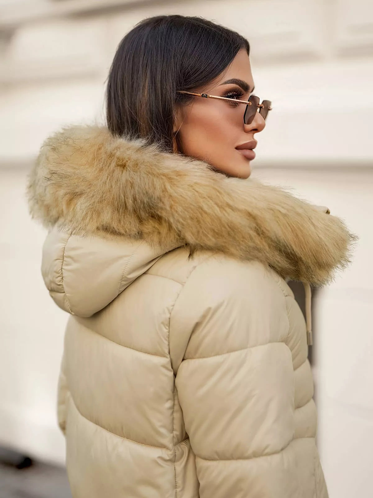 Rusvos spalvos žieminė moteriška striukė Emelin