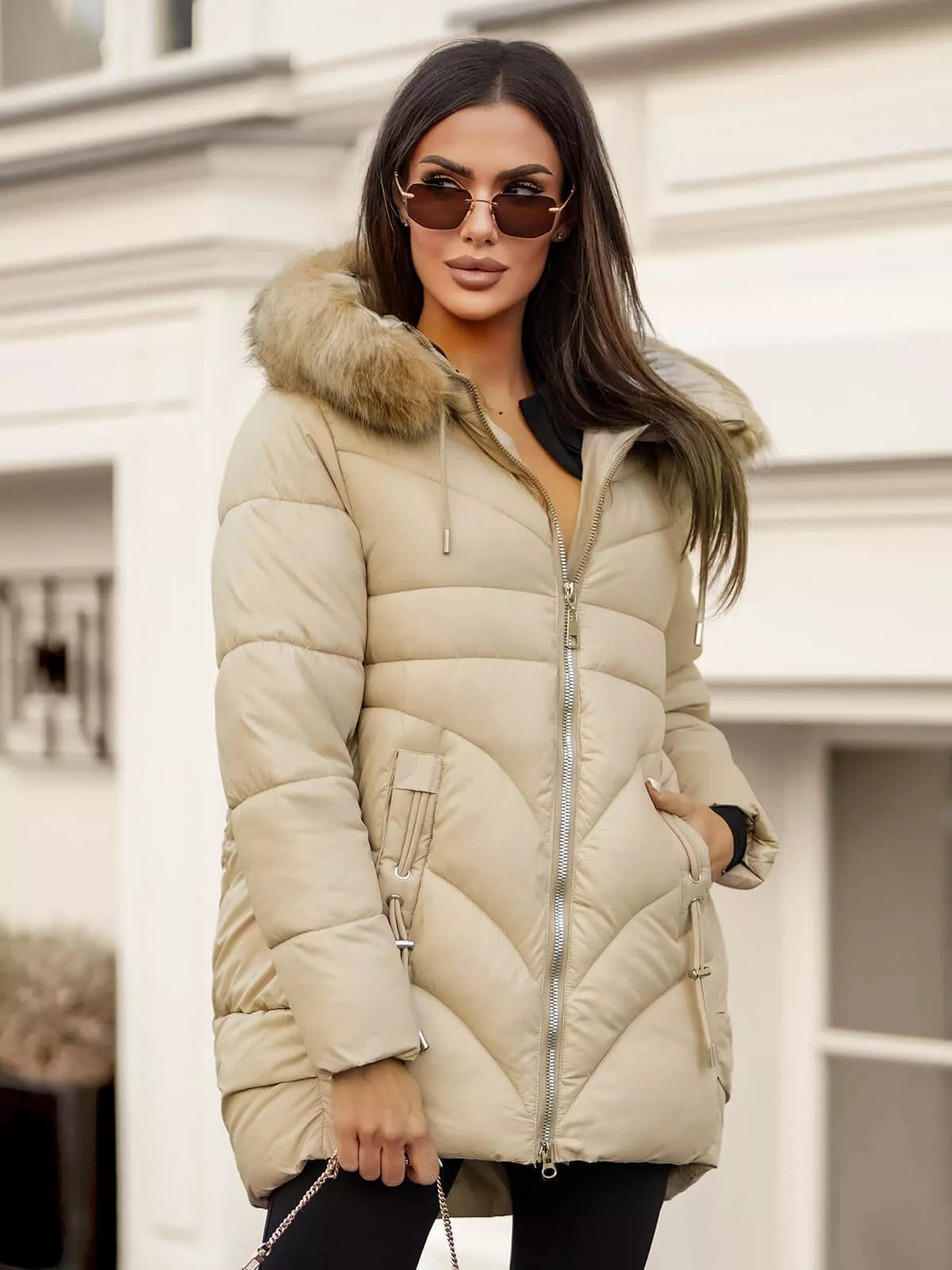 Rusvos spalvos žieminė moteriška striukė Emelin