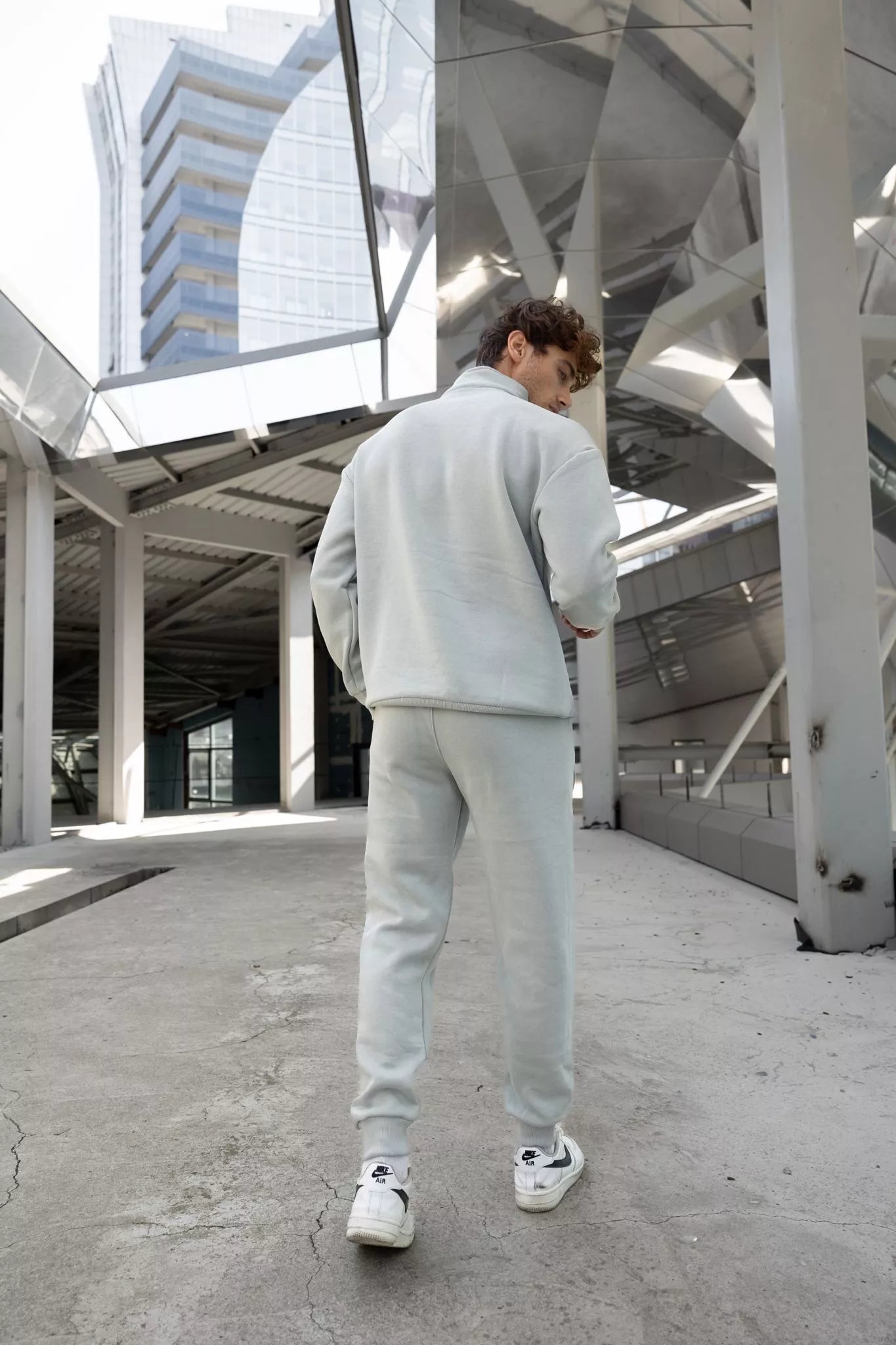 Pilkos spalvos vyriškas komplektas Gerol