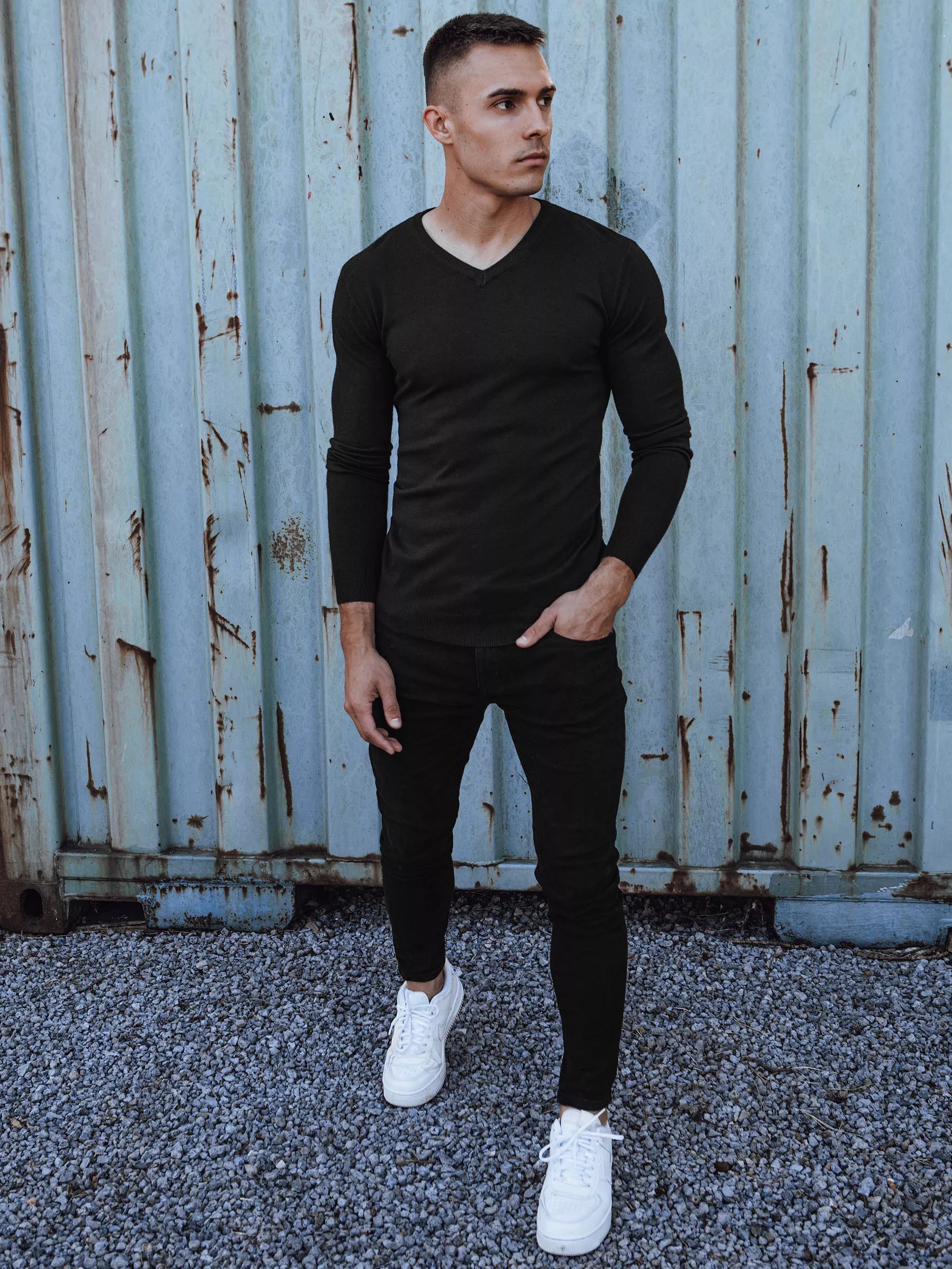 Juodas vyriškas megztinis Henri