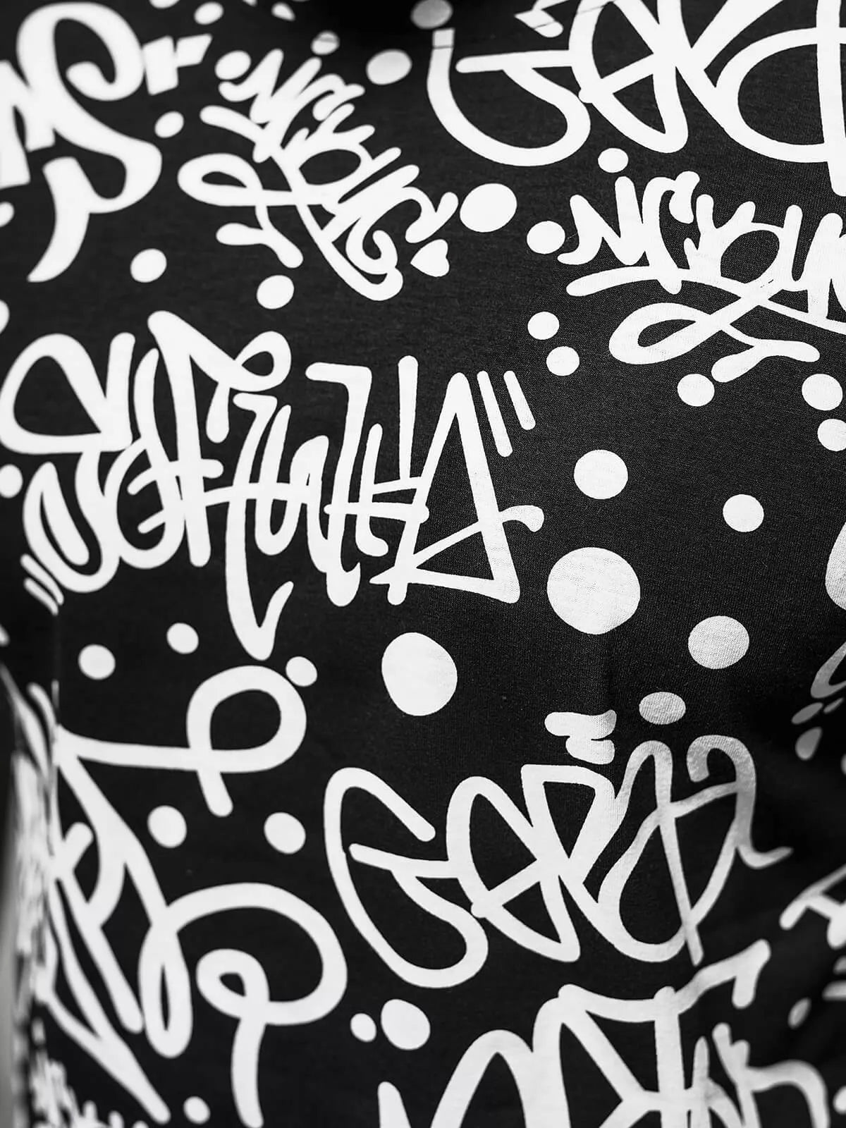 Vyriški juodi marškinėliai su raštais Ginger